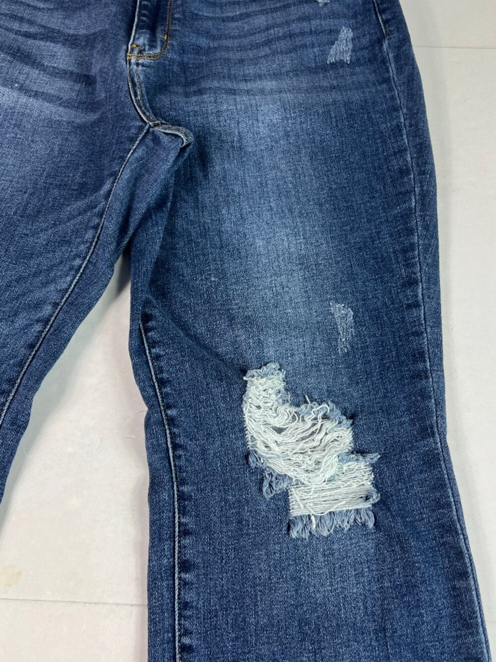 Judy Blue Jeans Women's Plus 34x28* Slim High Rise Blue Distressed Denim Tag 14W - Picture 3 of 16